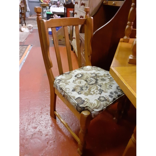 569 - Solid Oak Extending Octagonal Dining Table with Set of Six Solid Oak Chairs.