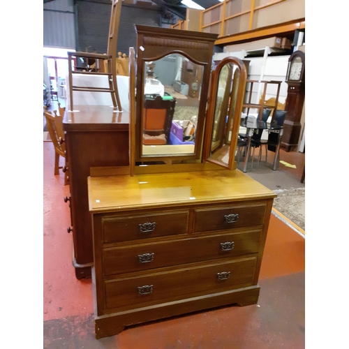 572 - Mahogany Two Over Two Drawer Chest of Drawers with Triple Mirror Back.