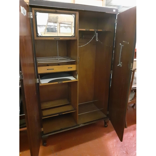 620 - Solid Mahogany Vintage Gents Compactum with Inner Mirror.