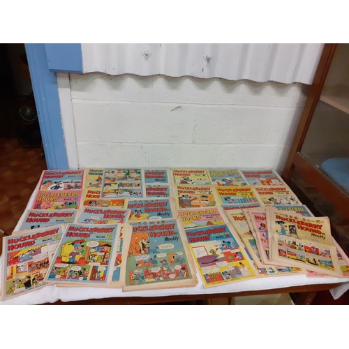 191 - 36 'Yogi Bear' & 'Huckleberry Hound' 1960's Comics.