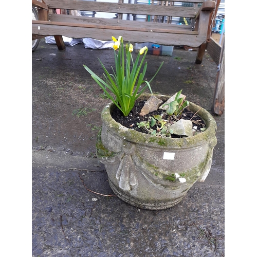 669 - Concrete Urn Style Garden Planter.