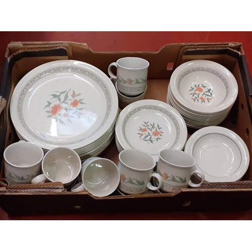 150 - 60 Piece (12 Place Setting) Modern Dinner Service with Cups & Saucers.