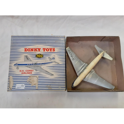 218 - Boxed Dinky Toys 702 D.H Comet Airliner.