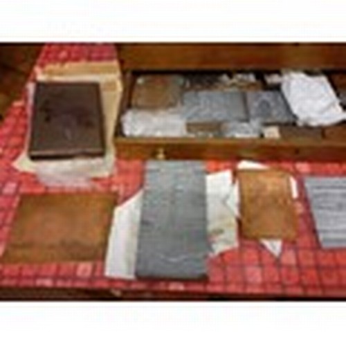 109 - Large Oak Case with Single Drawer and Around 80-100 Vintage Printing Stamps & Plates - some copper.