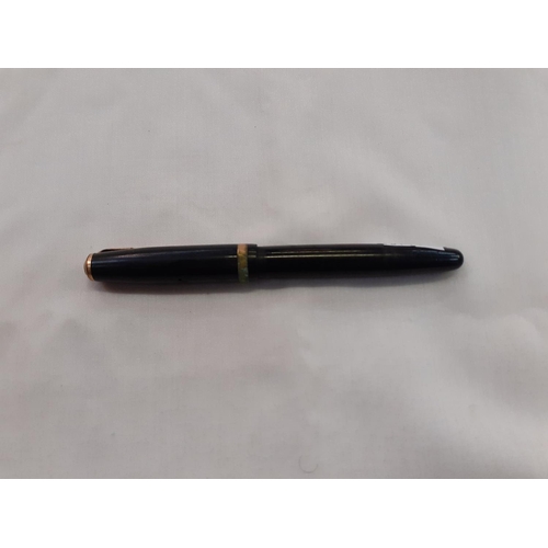 457 - Vintage Parker Duofold, Gold Nibbed Fountain Pen.