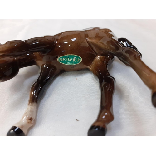 370 - Beswick Foal (Grazing) 946 Height c.8.3cm (c.3.75”).