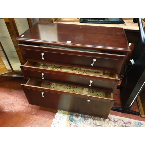 610 - Three Drawer Mahogany Chest of Drawers - 30