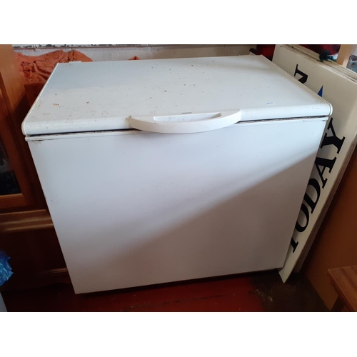 637 - Zanussi Chest Freezer - 37