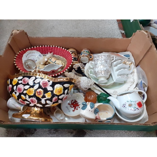 84 - Box of China to Include Royal Vale, Lugiana, John Maddock & Sons Ltd, Shell Lion and Owl etc.