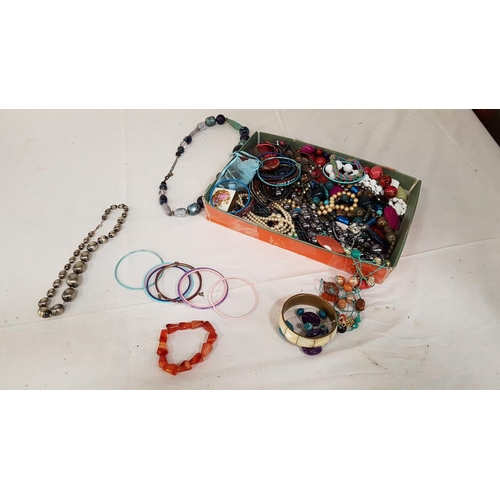 200 - Costume Jewellery Including Necklaces, Earrings, Brooches etc.