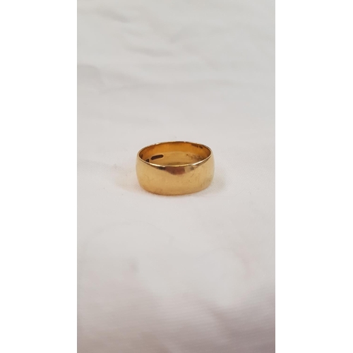 450 - 9ct Gold Gents Wedding Band Size P.