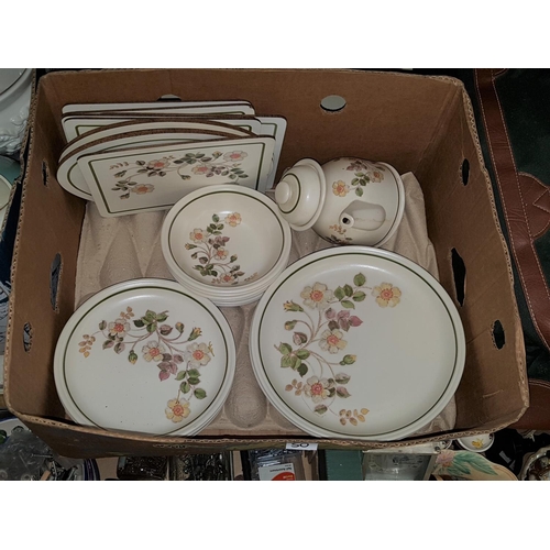 50 - Box of Autumn Leaves Tableware & Placemats.