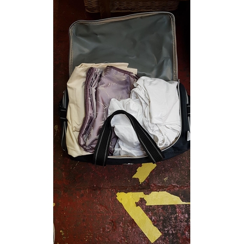 160 - Holdall Bag of Sheets, Bedding & Cushion Covers.