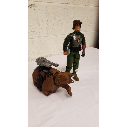 185 - Hasbro International Inc Action Man G.I. Joe Mission Grizzly Bear C.086B c.1999 Height c.29cm (c.11.... 