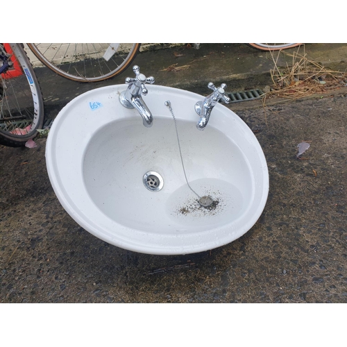 654 - NEW Ceramic White Bathroom Sink.