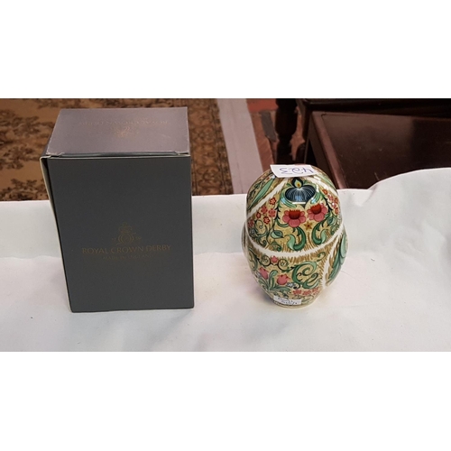 423 - Boxed Royal Crown Derby Parchment Owl with Gold Stopper.