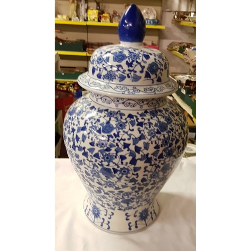 318 - Blue & White Lidded Urn - approx 17.5