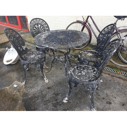 642 - Aluminium Circular Garden Patio Table & Four Chairs.