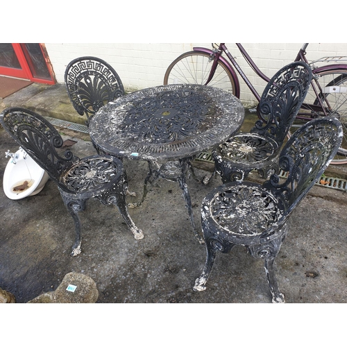 642 - Aluminium Circular Garden Patio Table & Four Chairs.