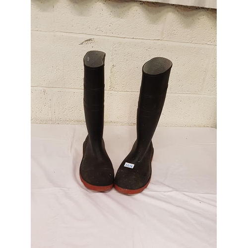 109 - Pair of Dunlop Size 9 Steel Toe Capped Wellingtons.