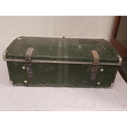 113D - 1940's American Green Stripe Metal Travel Case.