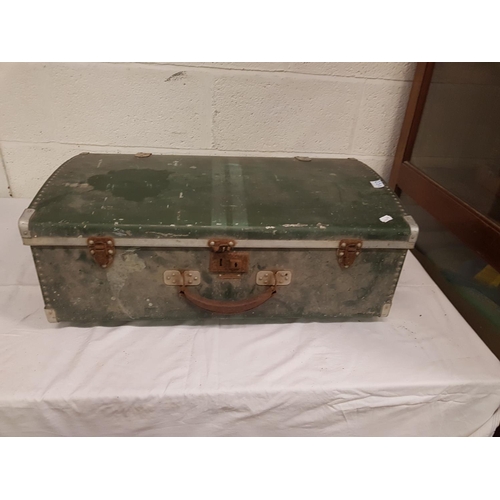 117 - 1940's American Green Stripe Metal Travel Case.