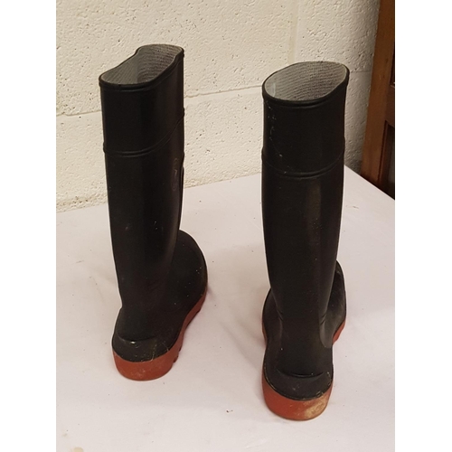 147 - Pair of Dunlop Size 9 Steel Toe Capped Wellingtons.