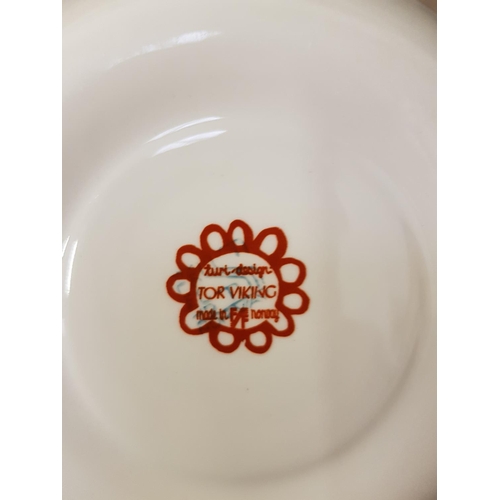 171 - 20 Piece Retro Blue Flower Coffee Set.