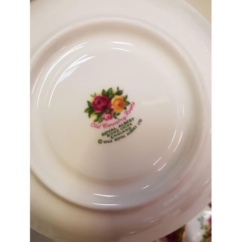 383 - 25 Piece Royal Albert 