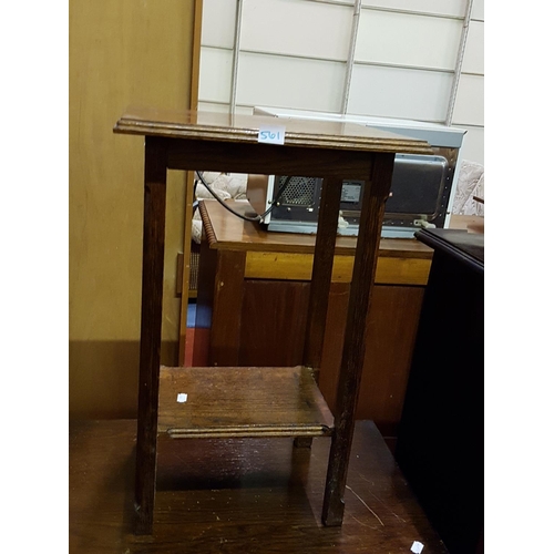 561 - Small Oak Sofa End Table with Undershelf - Approx 59cm tall x 38cm wide x 32cm deep.