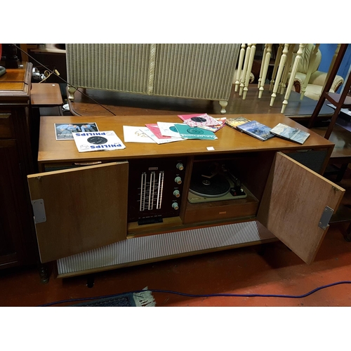 584 - Retro Walnut Cased Decca Radiogram Cabinet with Garrard Turntable - approx 78cm tall x 138cm wide x ... 