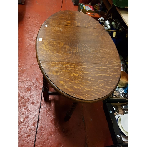 618 - Drop Leaf Oval Oak Table on Barley Twist Legs - approx 29