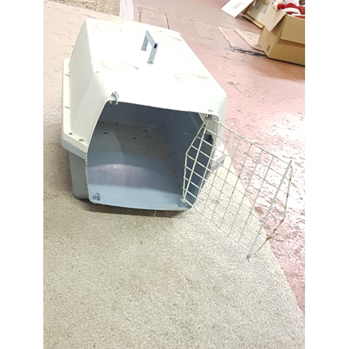 90 - Plastic Pet Carrier.