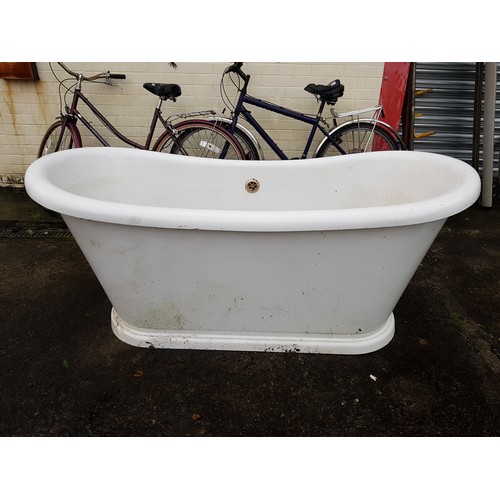 629 - Double Ended White Fibreglass Freestanding Bath.