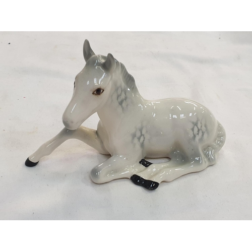 422 - Royal Doulton Dapple Grey Lying Foal 915.