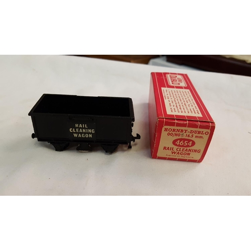 461 - Boxed Hornby-Dublo Rail Cleaning Wagon 4654 c.1960’s.