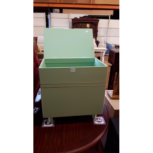 635 - Vintage Wooden Green Storage Chest with Hinge Lid & Cork Top.