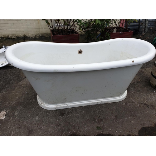 674 - Double Ended White Fibreglass Freestanding Bath.