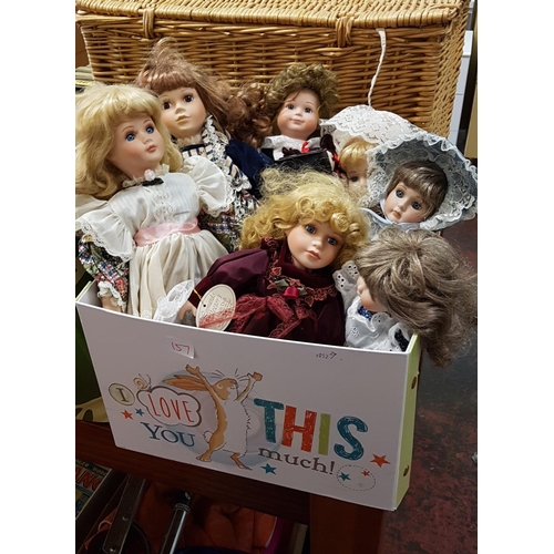 157 - 7 Collectable Porcelain Dolls Including Leonardo & Regency Fine Arts.