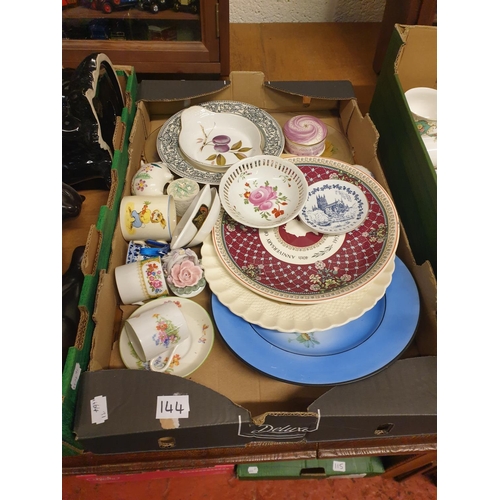 Box of China to Include Copeland Spode Plate, Wedgwood, Alfred Meakin etc.