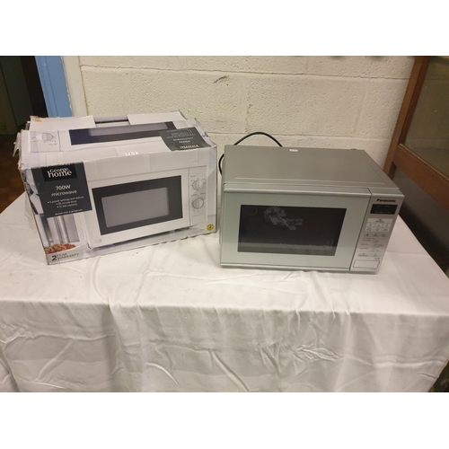 133 - Boxed Grey Finish 'George-Home' 700W Microwave.
