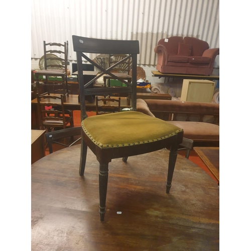 569 - Circular Tilt-Up Dining Table with Five Cross Banded Back Chairs - approx 1.3m diameter - tilt may r... 