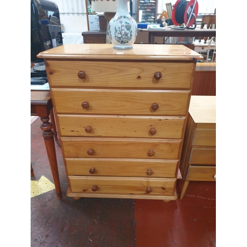 575 - Solid Pine Six Drawer Chest of Drawers on Bun Feet 1m tall x 78cm long x 42cm deep.