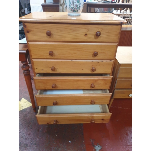 575 - Solid Pine Six Drawer Chest of Drawers on Bun Feet 1m tall x 78cm long x 42cm deep.