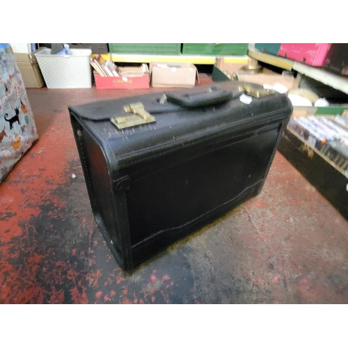 68 - Large Black Pilots Combination Case.