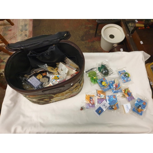 197 - Basket of Assorted Pin Badges.