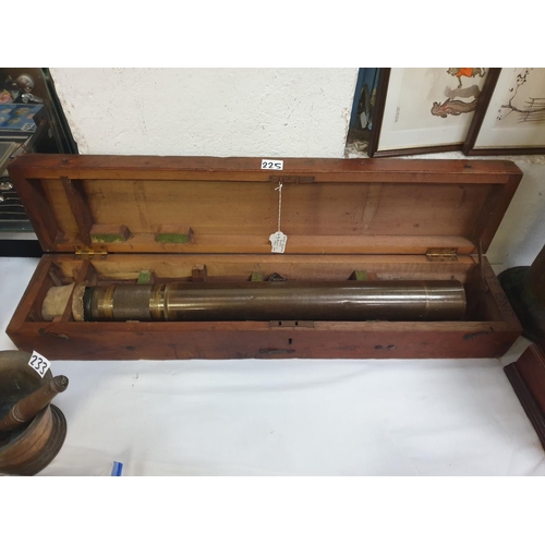 225 - 1st World War Gun Sight in Wooden Case Stamped 'V.P. 3-9 Gunsighting'.