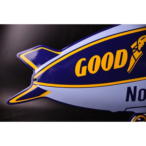 90 - XXL Goodyear blimp - airship; bespoke laser-cut; strong relief
1000x500
Wonderful EnamelSignature qu... 