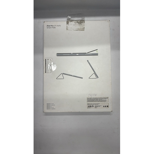 323 - Lot 53 - IPad Pro Smart Folio 11 inch