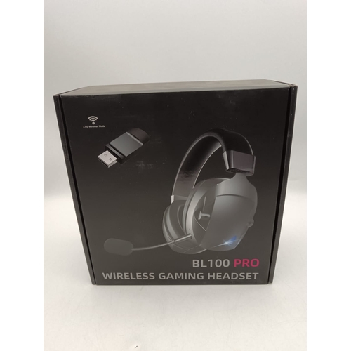 407 - BL100 Pro Wireless Gaming Headset With Detachable Noise Cancelling Microphone